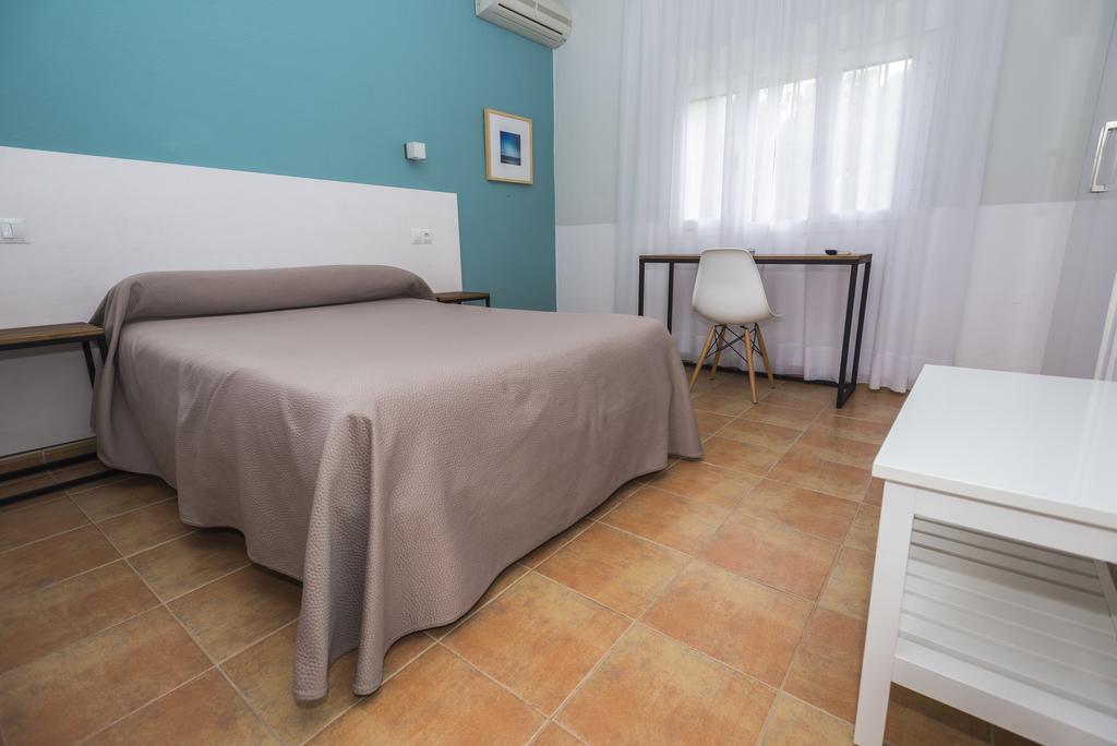Hostal Las Cumbres 科尼尔-德拉弗龙特拉 外观 照片