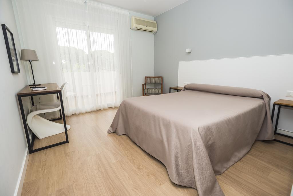 Hostal Las Cumbres 科尼尔-德拉弗龙特拉 外观 照片